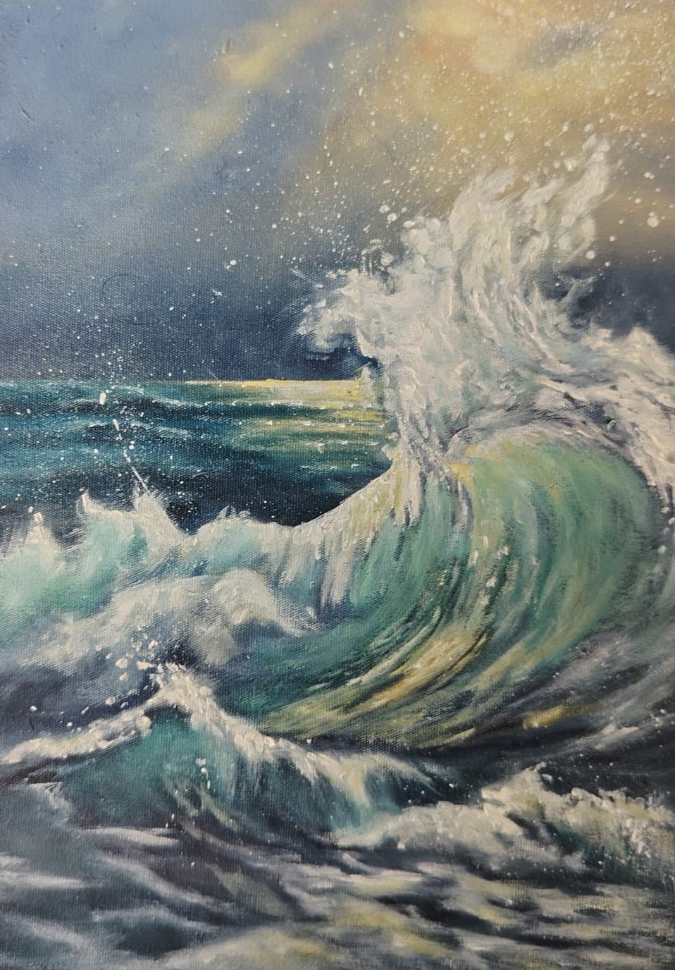 Single curling green wave