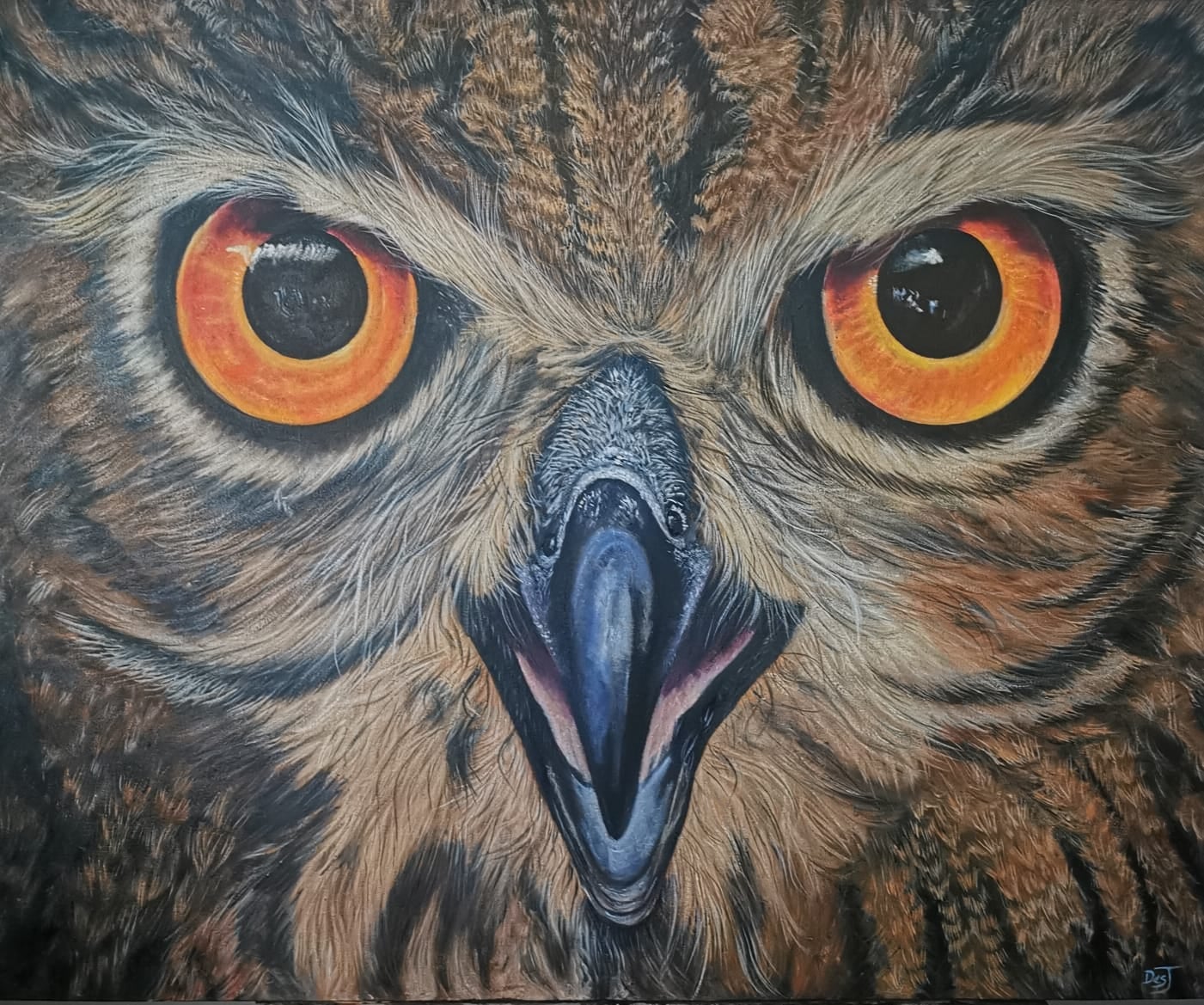 Oil painting depicting owl eyes by South African artist Des Green.